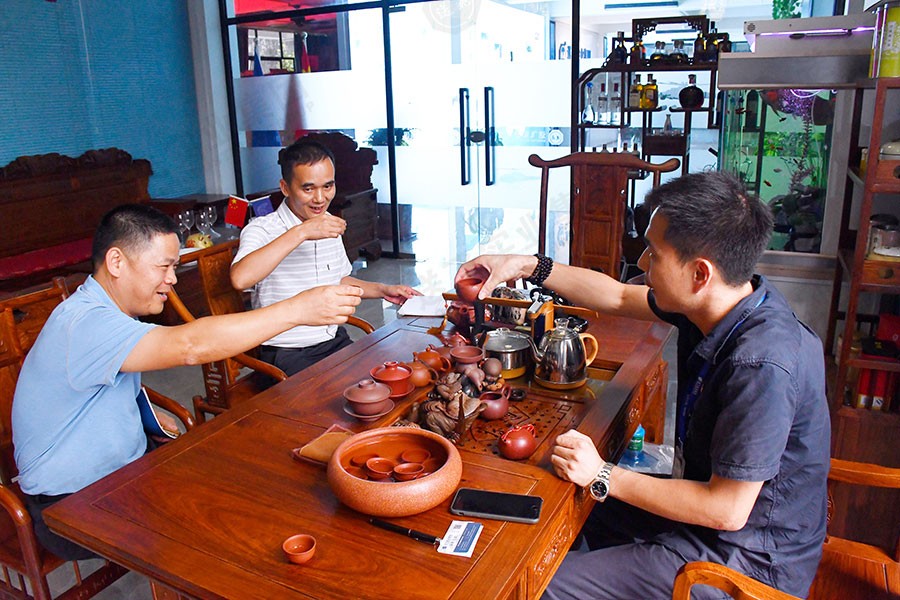 熱烈慶祝海駿達(dá)置業(yè)投資集團(tuán)考察我司圓滿成功！